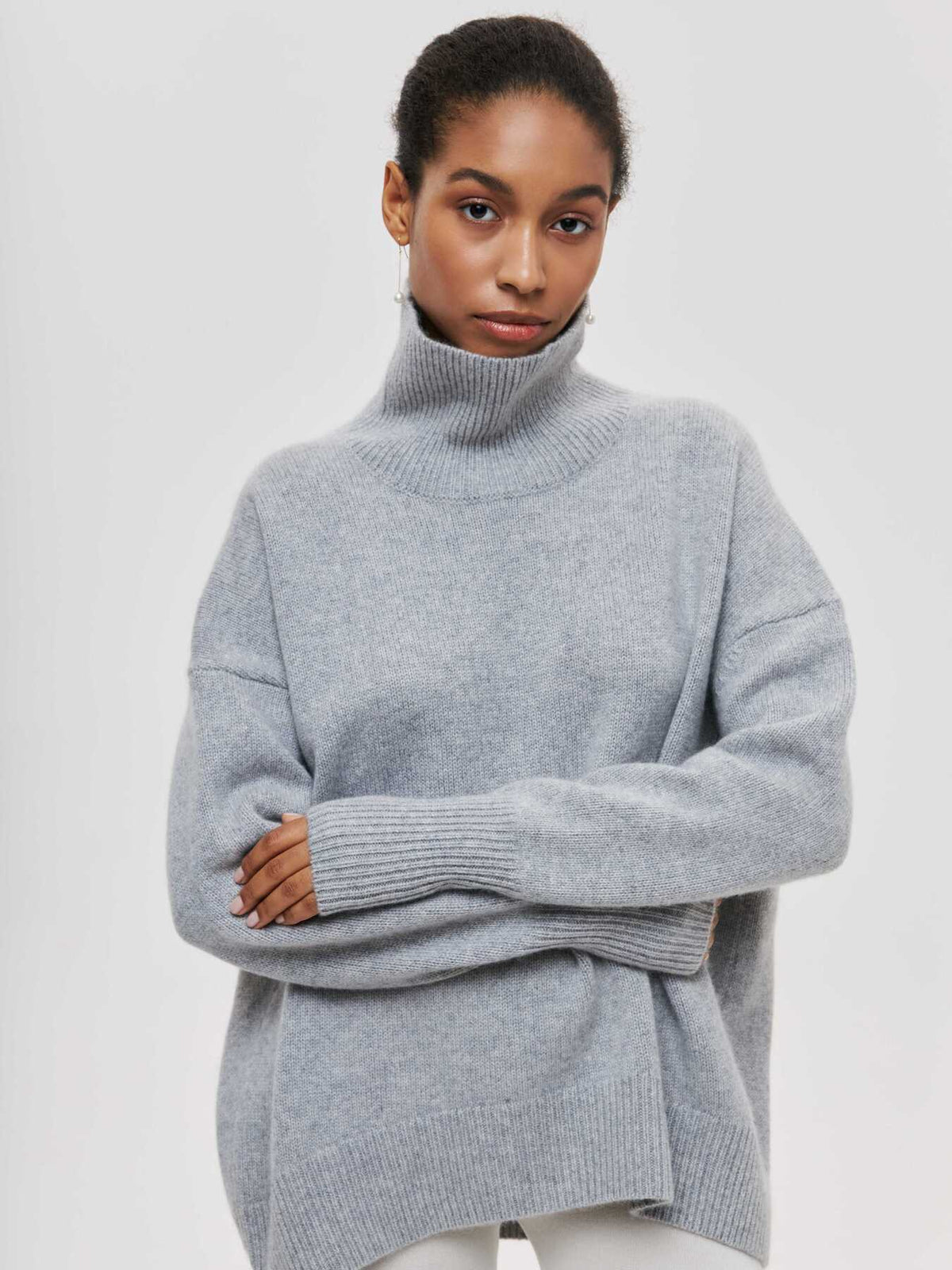 Relaxed turtleneck sweater in silver gray