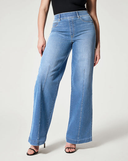 Wide-leg jeans in light blue