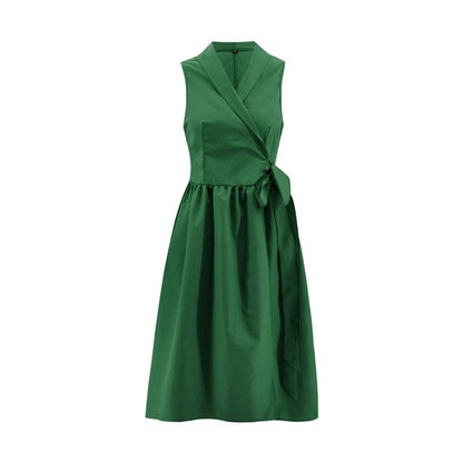Sleeveless belted midi dress in green, product view