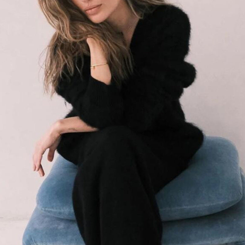Textured V-neck cardigan in black