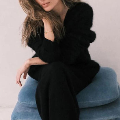 Textured V-neck cardigan in black