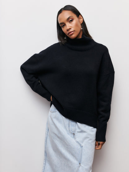 Relaxed turtleneck sweater in black