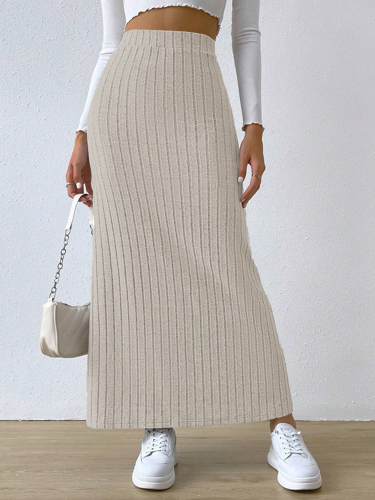 Ribbed side-slit maxi skirt in apricot