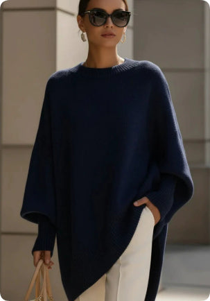 Relaxed round-neck knit sweater in navy blue