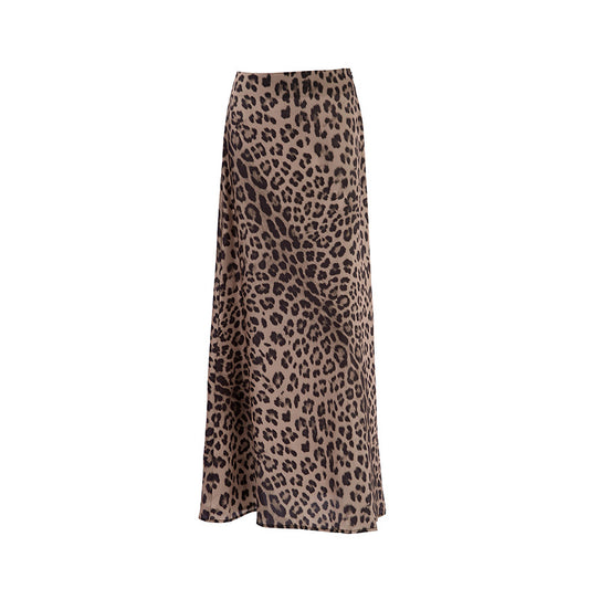 Leopard-print maxi skirt, product view on a white background