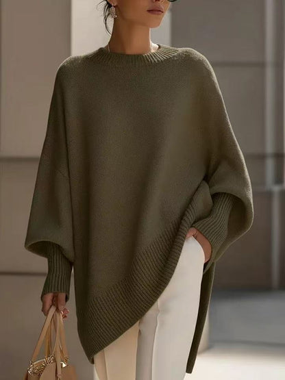 Relaxed round-neck knit sweater in dark green