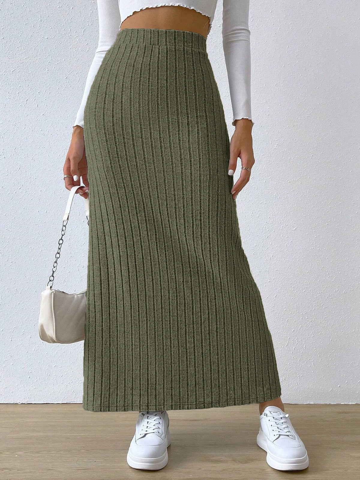 Ribbed side-slit maxi skirt in army green