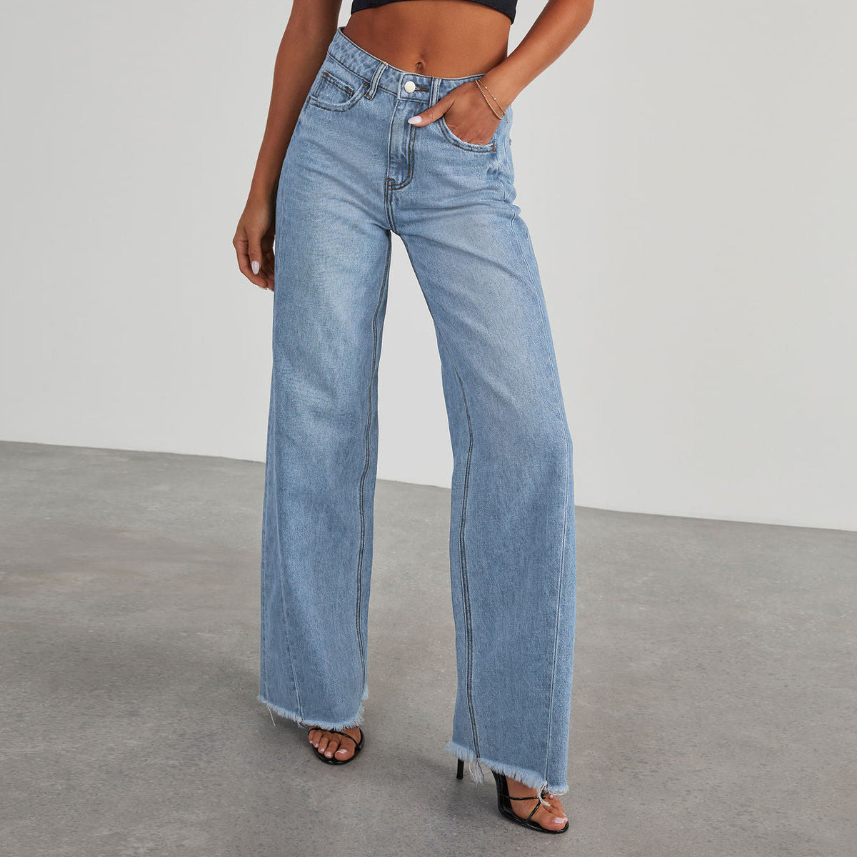 Straight wide-leg jeans in light blue
