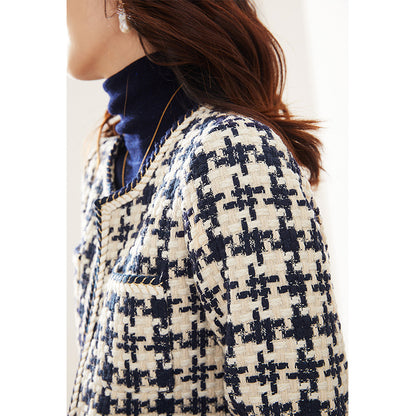 Close-up of the houndstooth pattern and trim