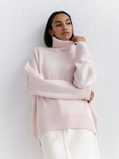 Relaxed turtleneck sweater in dusty pink