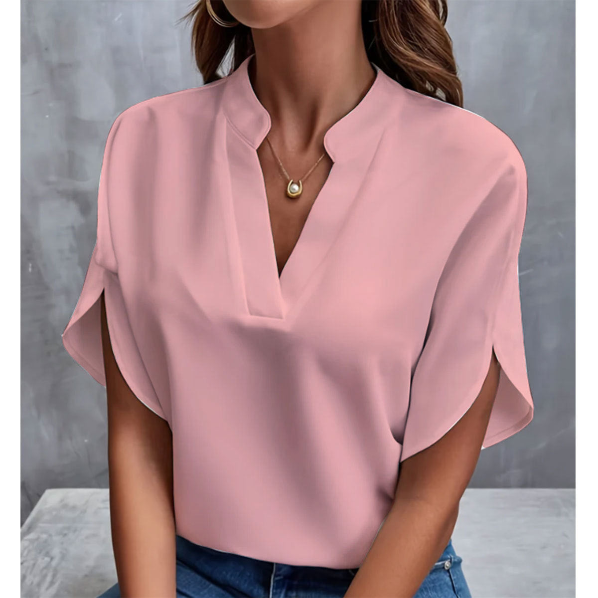 Short-sleeve split-neck blouse in pink