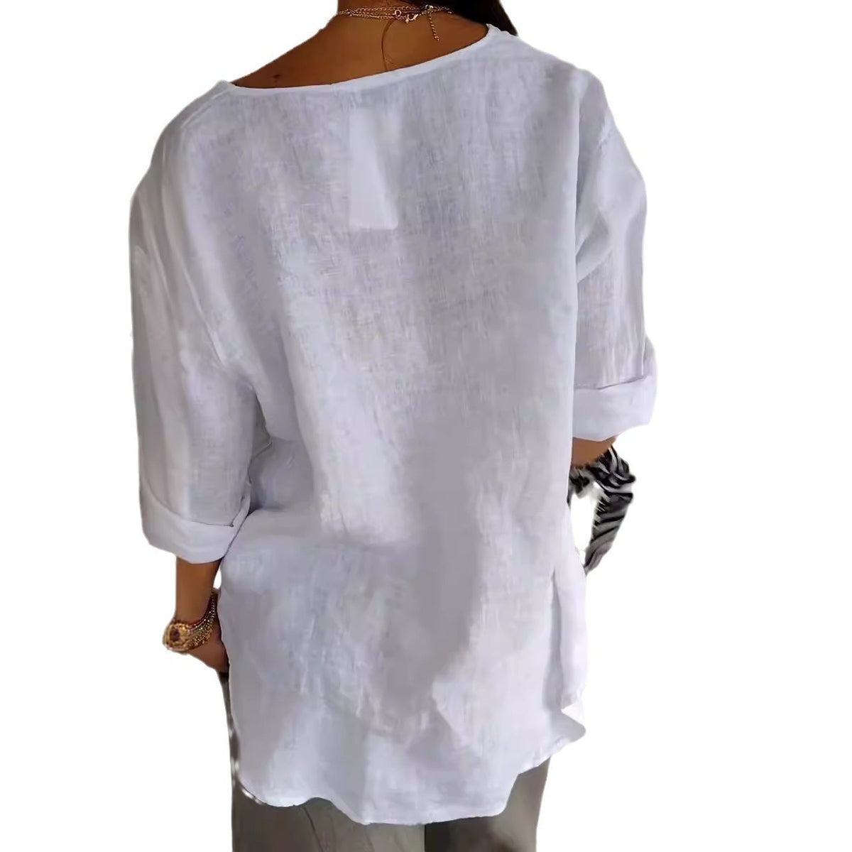 Back view of the relaxed blouse in white